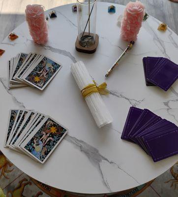 I am a gift of psychic for over 25 years a master at tarot cards