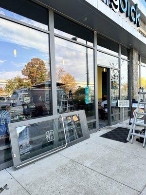 Commercial business glass door repair and replacement