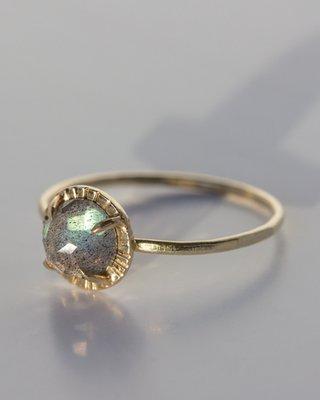 Alba Etruscan ring with Labradorite in 14k