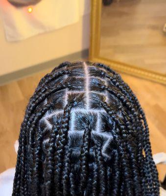 Smedium Knotless Braids