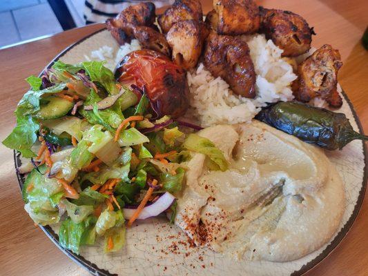 Spicy chicken kebab plate