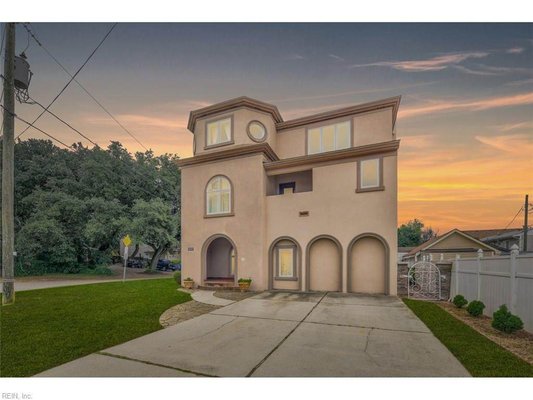 Beautiful Italian inspired home right by the beach!