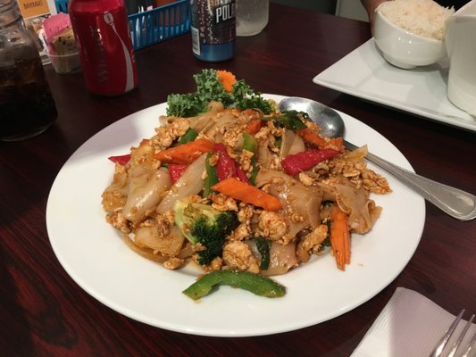 drunken noodle with chicken