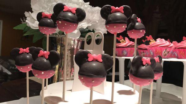 Minnie mouse theme cakepops