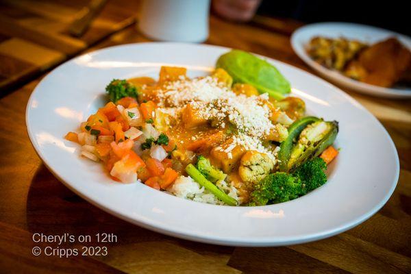 Mexican Ranchero Bowl
 Rice, black beans, roasted vegetables, ranchero sauce