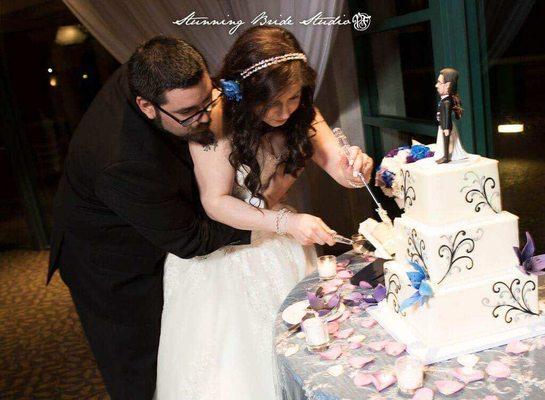 He sneakily got our cake cutting!