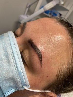 Microbladed brows