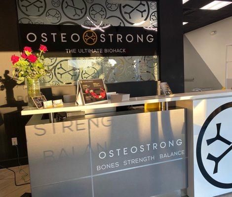 OsteoStrong strengthens bones and reduces pain!