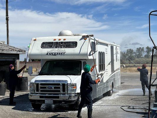 Here is the crew working on the RV. Amazing job for an amazing price.