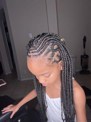 Style: Fulani braids/ Box braids
Price: $100
Length: mid back
Time it took: 8 hours