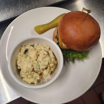 Cheeseburger and potato salad