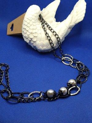 White pearl and black link chain necklace