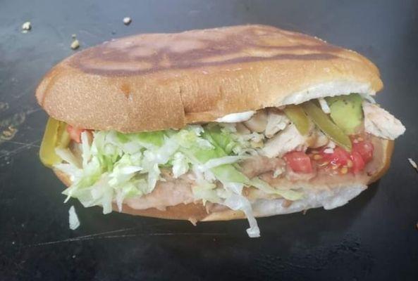 Torta Carnitas