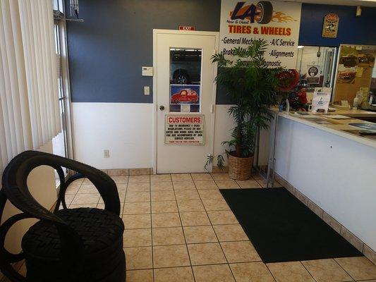 La Tires and Automotive Repair