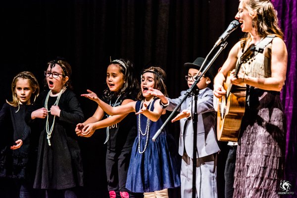 Betina and Garden Players perform 1920's songs in their January concert captured by JulenPhoto.