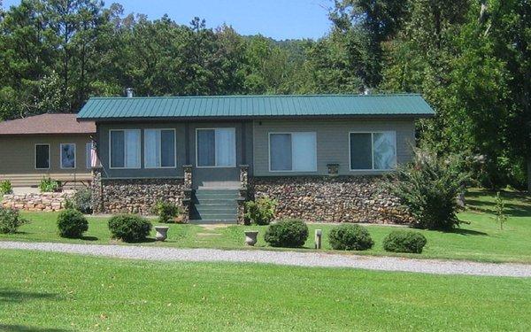 Baker House Cabin - 2BR, 1.5BA (6 beds)