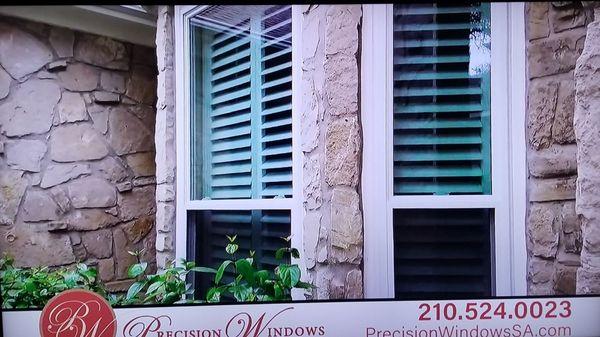 I saw these windows on an ad. Are they actually that Green color throughout the glass? Who makes them?