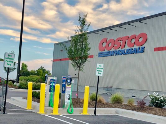 Costco has 2 nitrogen / air tire pumps available to members to check tire pressure and fill up, as needed. August 2021.