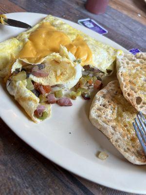 Western omelette no potatoes (didn't want taters). Diner staple.