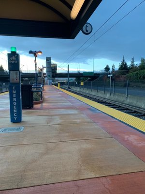 Platform and elevator