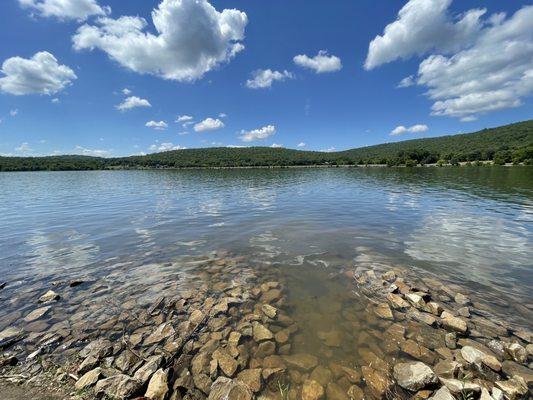 Spot to launch kayak right off of the campsites for 15-17