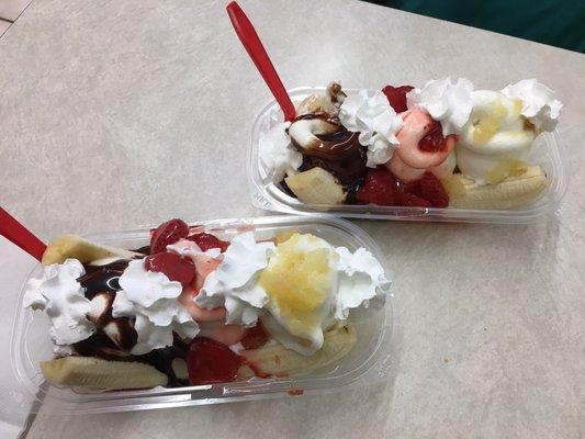 My wife and I shared a wonderful combo of banana splits they were wonderful!