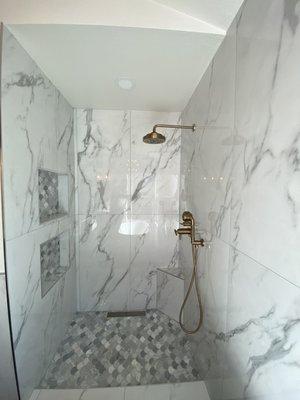 Standup shower remodel at Lake Forest #bathroomrenovation #bathroomremodel #modern_kab #modernbathroom #orangecounty