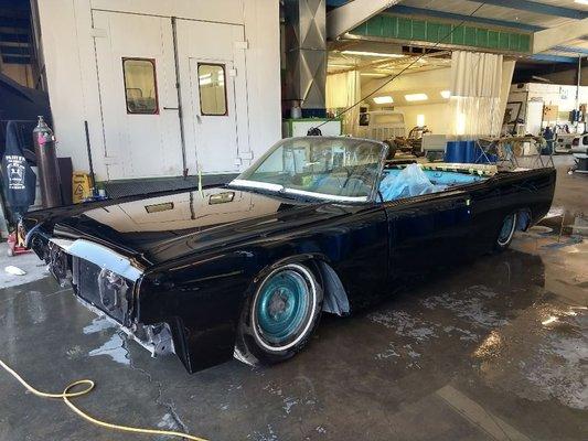 Complete paint job on a 1962 Lincoln continental