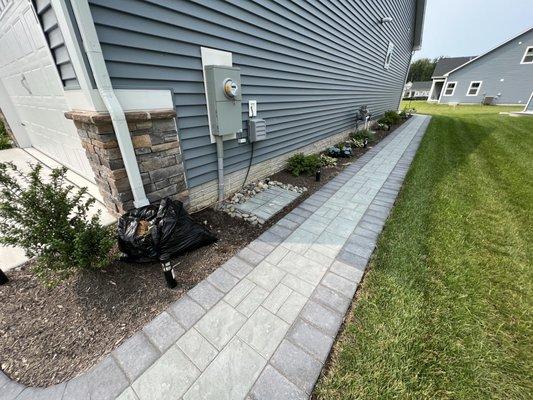 BLUESTONE BLEND PAVER WALKWAY IN DAGSBORO DELAWARE. 302.470.2398