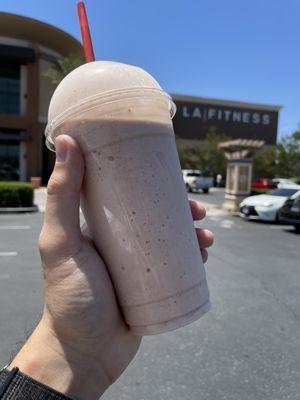 IN THE ZONE shake w/ chocolate protein + oat bran = super bomb must try!!