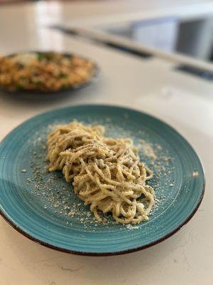 cavatappi & cacio e pepe