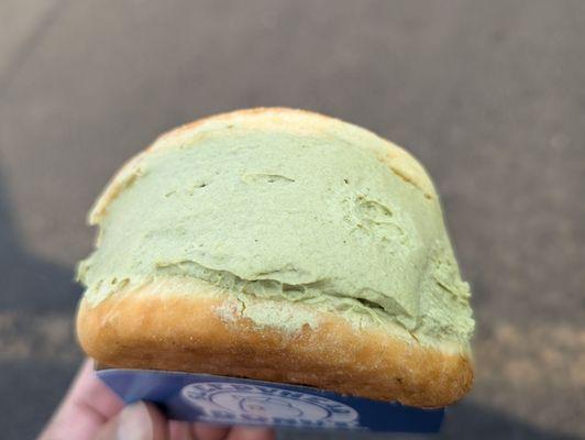 MILK CREAM DONUT: Matcha Milk - 4.5/5