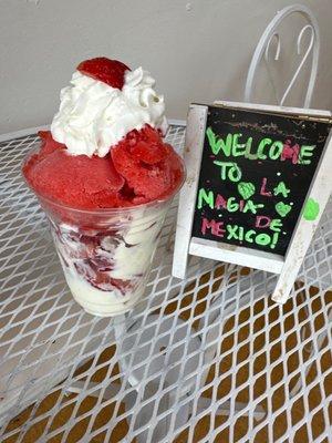 Frescos con Crema with extra scoop of strawberry shaved ice