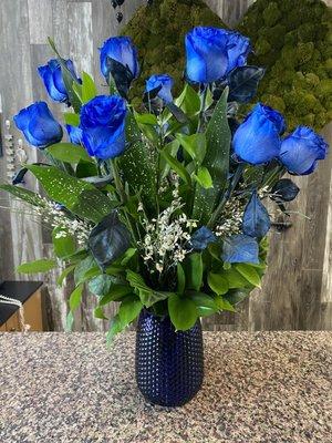 Dozen blue roses