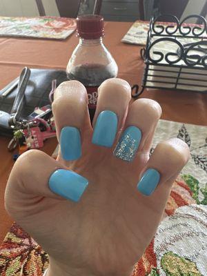 nails