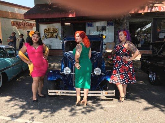 Vintage Alley Car Show , modeling ladies