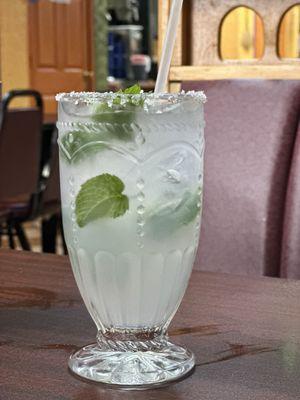 Yummy mojito... perfect amount of mint!