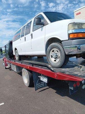 Tune's Service & Towing