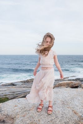 Beach kids portraits in Maine.