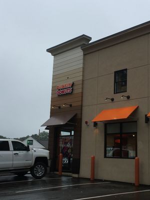 Dunkin Donuts of Framingham -- 444 Franklin St, Framingham          Exterior