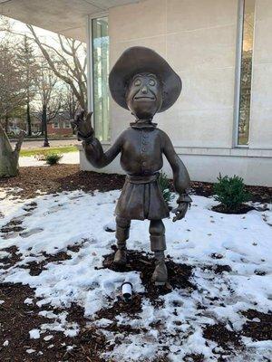 Wizard of Oz Statues downtown Holland