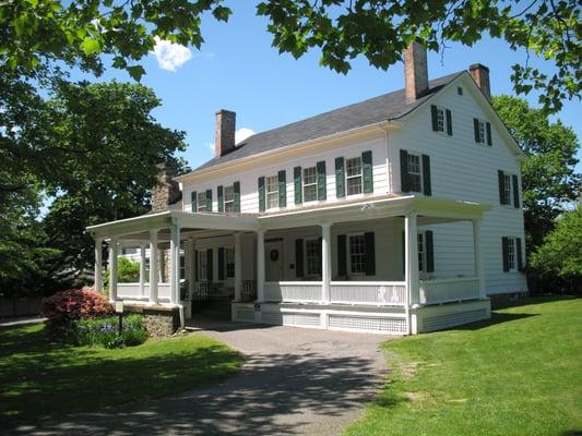 Sands-Willets House, circa 1735, home of the Cow Neck Peninsula Historical Society www.cowneck.org