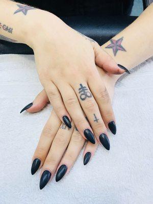 black stiletto nails