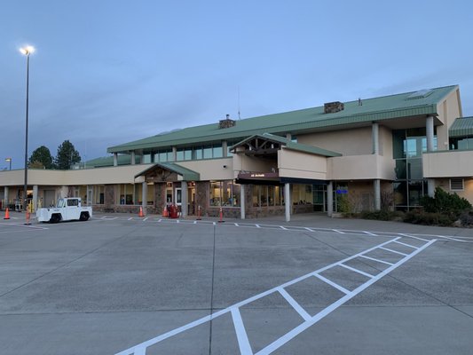 Flagstaff Pulliam Airport (FLG)