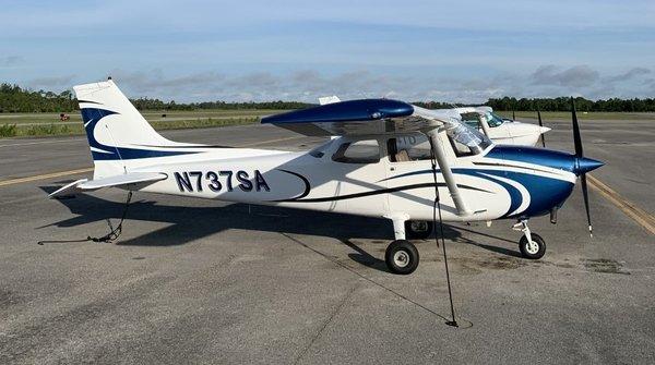 Cessna 172 N Model with Garmin GTN 750 and one G5 (HSI).