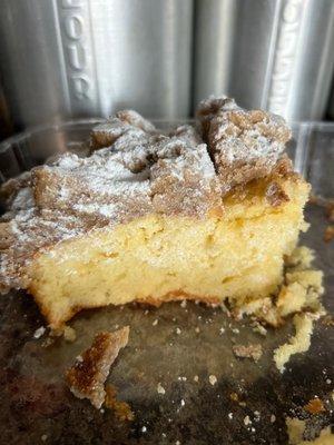 Crumb cake. Awesome cake, extraordinary crumb.