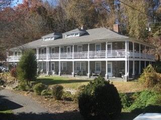 Calhoun House Inn & Suites