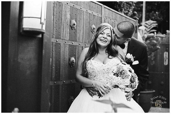 Black and white portrait of bride and groom at Vintage Gardens. http://dawnkellyphotography.com/vintage-gardens-modesto-wedding-monique-migu