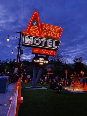 Cozy Cone Motel