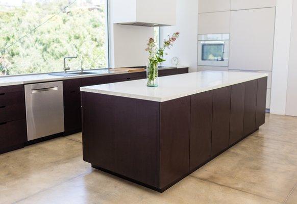 Custom Kitchen Island : 
  Design by ALM Project, 
  Fabrication by Bkon